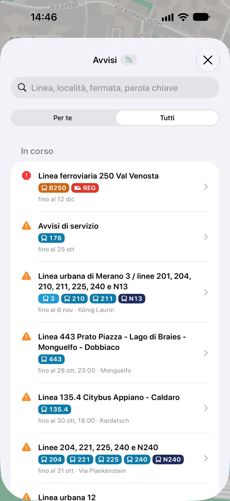 Avvisi attuali su linee di treni e autobus